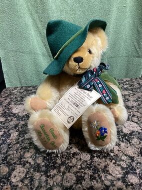 Kenmann Bear “ Classic Bavarian Bear “